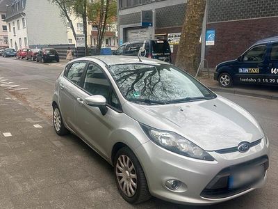 Second-hand Ford Fiesta 95 CP (69 kW) 2013 Gri Berlinǎ