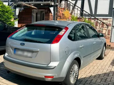 Gebraucht Ford Focus 116 PS (85 kW) 2007 Grau Kleinwagen