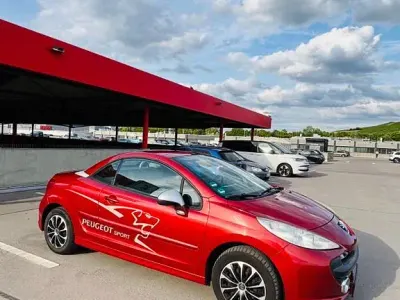Gebraucht Peugeot 207 CC 120 PS (88 kW) 2009 Rot Cabrio