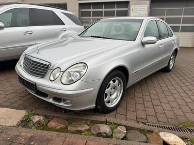 Silber Gebraucht 2004 Mercedes E200 Limousine | 3.999 € (Fairer Preis)