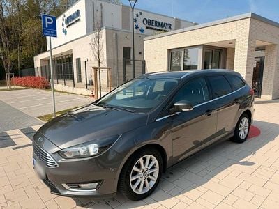 Gebraucht Ford Focus Titanium 120 PS (88 kW) 2016 Grau Kombi