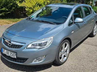 Gebraucht Opel Astra 160 PS (117 kW) 2010 Silber Limousine