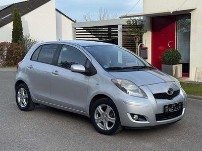 Usata Toyota Yaris Edition 99 CV (72 kW) 2011 Argento Utilitaria