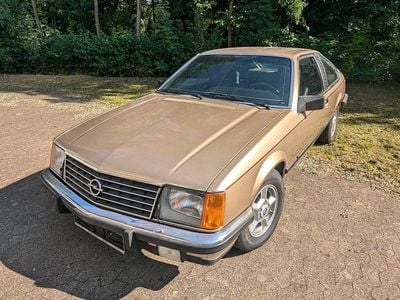 Usado Opel Monza 179 HP (131 kW) 1981 Dourado Coupé