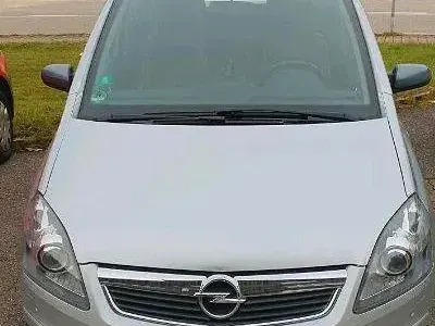 Gebraucht Opel Zafira Family 120 PS (88 kW) 2006 Silber Van / Kleinbus
