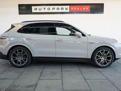 Grau Gebraucht 2022 Porsche Cayenne Platinum Edition SUV | 63.880 € (Guter Preis)
