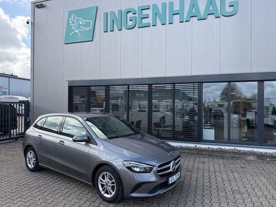 Gebraucht Mercedes B180 Business 136 PS (100 kW) 2020 Grau Van / Kleinbus