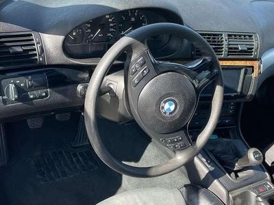 BMW 323