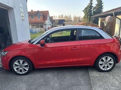 Gebraucht Audi A1 Ambition 105 PS (77 kW) 2010 Rot Kleinwagen