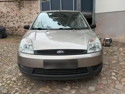 Gebraucht Ford Fiesta 80 PS (58 kW) 2004 Gold Kleinwagen