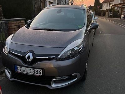 Grau Gebraucht 2014 Renault Scénic III Bose Edition Van / Kleinbus | 8.000 € (Fairer Preis)