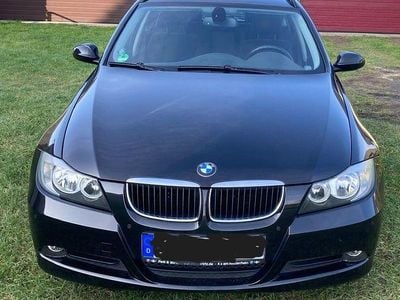 Gebraucht BMW 318 129 PS (94 kW) 2007 Schwarz Kombi