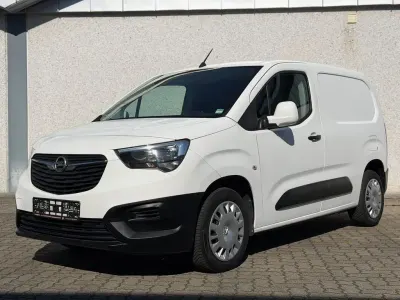 Gebraucht Opel Combo Edition 102 PS (75 kW) 2019 Weiß Van / Kleinbus
