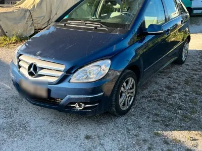 Gebraucht Mercedes B200 136 PS (100 kW) 2008 Blau Van / Kleinbus