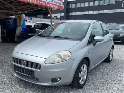 Gebraucht Fiat Grande Punto Emotion 90 PS (66 kW) 2009 Silber Kleinwagen