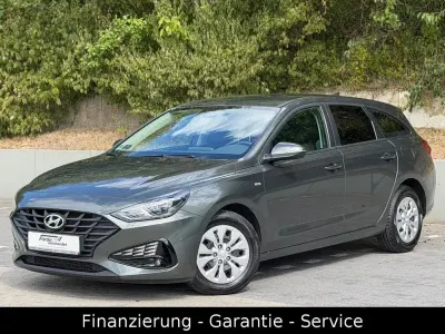 Gebraucht Hyundai i30 Select 120 PS (88 kW) 2023 Grau Kombi