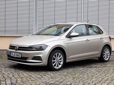 Gebraucht VW Polo IQ Drive 95 PS (69 kW) 2019 Gold Kleinwagen