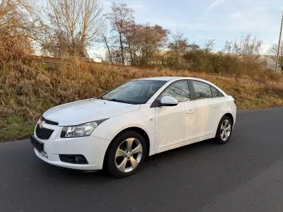 Gebraucht Chevrolet Cruze LTZ 141 PS (103 kW) 2011 Weiß Limousine