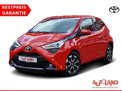 Używany Toyota Aygo X-play 72 KM (52 kW) 2020 Czerwony Hatchback