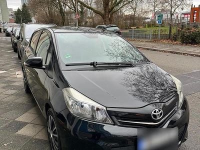Gebraucht Toyota Yaris 100 PS (73 kW) 2012 Schwarz Kleinwagen