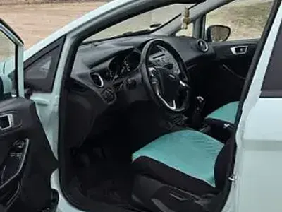 Używany Ford Fiesta Celebration 80 KM (58 kW) 2017 Zielony Hatchback
