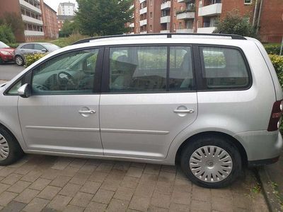Gebraucht 2010 VW Touran Comfortline Van / Kleinbus | 4.900 € (Guter Preis)