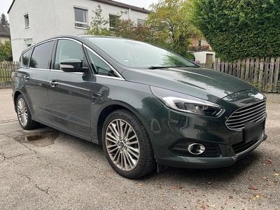 Grün Gebraucht 2016 Ford S-MAX Titanium Van / Kleinbus | 17.390 € (Fairer Preis)