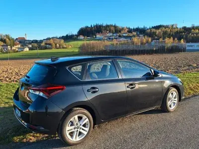 Gebraucht Toyota Auris Comfort 116 PS (85 kW) 2015 Schwarz Limousine