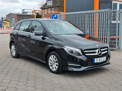 Gebraucht Mercedes B180 109 PS (80 kW) 2017 Schwarz Van / Kleinbus