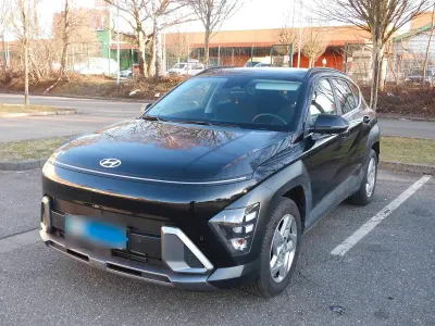 Gebraucht Hyundai Kona Trend 139 PS (102 kW) 2024 Schwarz SUV