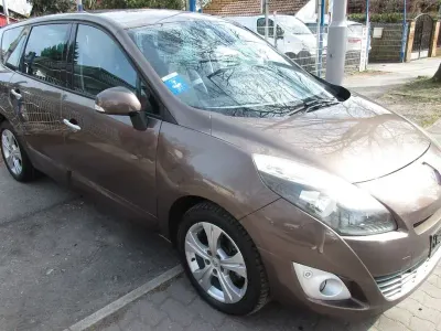 Usata Renault Grand Scénic III 131 CV (96 kW) 2012 Marrone Monovolume