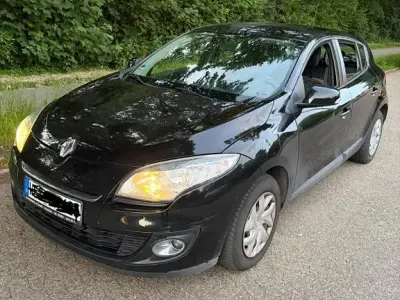 Gebraucht Renault Mégane Authentique 101 PS (74 kW) 2012 Schwarz Limousine