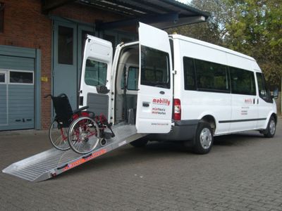 gebraucht Ford Transit Kombi 300L 9-Sitzer Rollstuhl/Eurorampe