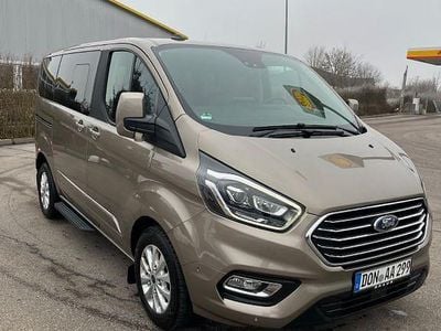 Gebraucht Ford Tourneo Titanium 131 PS (96 kW) 2020 Silber Van / Kleinbus