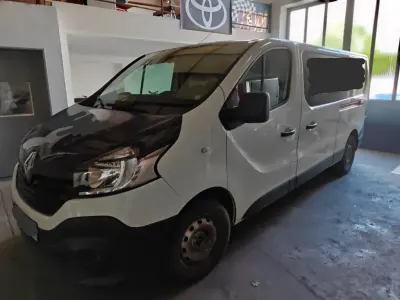 Gebraucht Renault Trafic Komfort 125 PS (91 kW) 2018 Weiß Van / Kleinbus