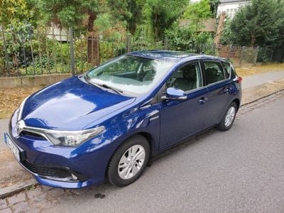 Gebraucht Toyota Auris Hybrid Comfort 99 PS (72 kW) 2018 Blau metallic Kleinwagen