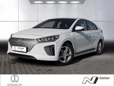 Gebraucht Hyundai Ioniq Premium 87 kW (119 PS) 2018 Polar white Kleinwagen