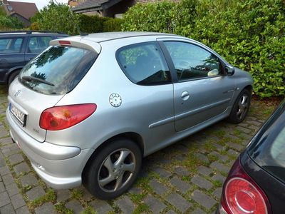 Gebraucht Peugeot 206 122 PS (89 kW) 2004 Silber metallic Limousine
