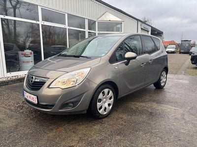 Grau Gebraucht 2011 Opel Meriva Design Edition Van / Kleinbus | 3.499 € (Fairer Preis)