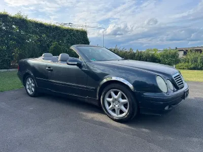 Gebraucht Mercedes CLK230 197 PS (144 kW) 2001 Blau Cabrio