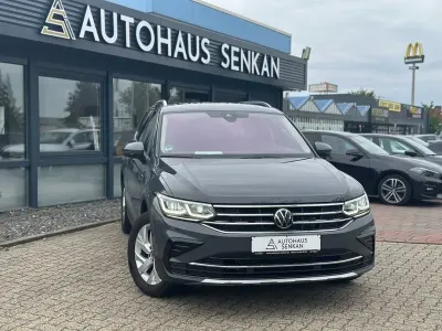 Gebraucht VW Tiguan Elegance 200 PS (147 kW) 2022 Grau SUV