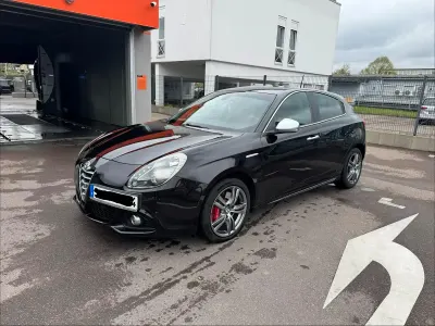Gebraucht Alfa Romeo Giulietta 170 PS (125 kW) 2016 Schwarz Kleinwagen