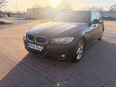 Schwarz Gebraucht 2009 BMW 318 Kombi | 11.999 €