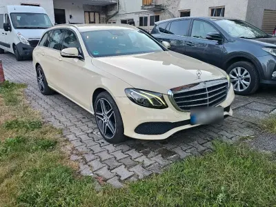 Gebraucht Mercedes E200 150 PS (110 kW) 2016 Gelb Kombi