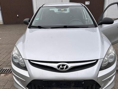 Gebraucht Hyundai i30 109 PS (80 kW) 2011 Grau Limousine