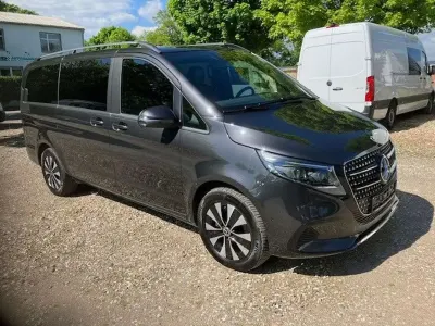 Gebraucht Mercedes V300 Avantgarde 237 PS (174 kW) 2025 Grau Van / Kleinbus