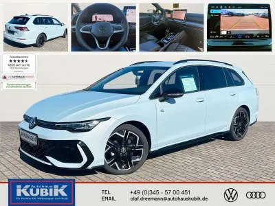Gebraucht VW Golf VIII Style 150 PS (110 kW) 2025 Crystal ice blue metallic Kombi