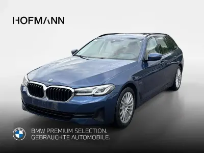 Gebraucht BMW 530 292 PS (214 kW) 2023 Phytonicblau metallic Kombi