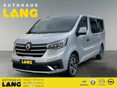 Second-hand Renault Trafic 170 CP (125 kW) 2023 Argintiu Monovolum