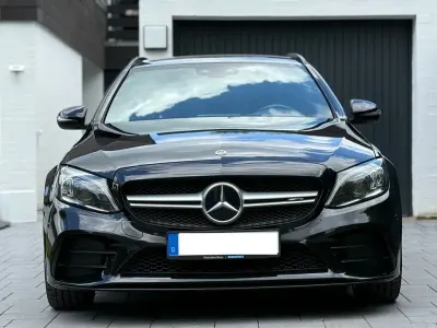 Używany Mercedes C43 AMG AMG 390 KM (286 kW) 2018 Czarny Sedan/Limuzyna